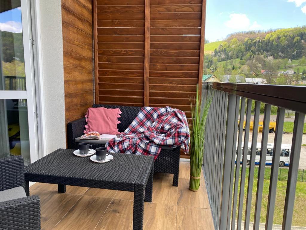 Bieszczady Apartament "Cicha Woda" Apartment Ustrzyki Dolne Exterior foto